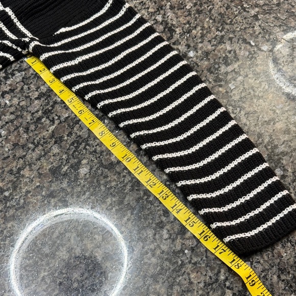 Truth Black and White Striped knit Sweater NWT L - Picture 10 of 11